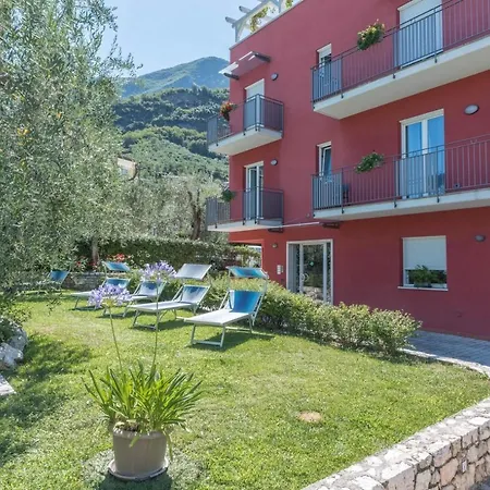 La Pergola Апарт-отель Мальчезине