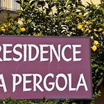 Ξενοδοχείο με διαμερίσματα La Pergola Μαλτσεζίνε